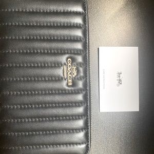 Coach accordion zip wallet with quilting